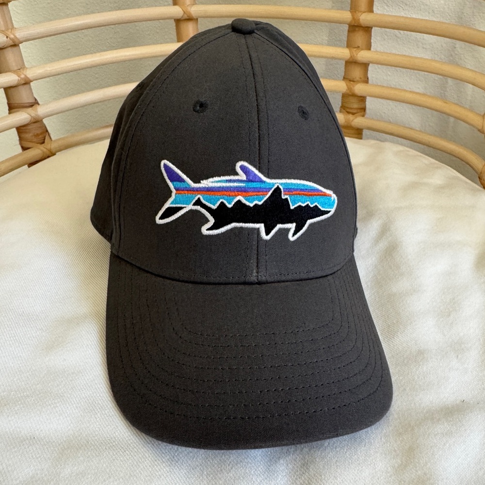 patagonia fish hat - size small